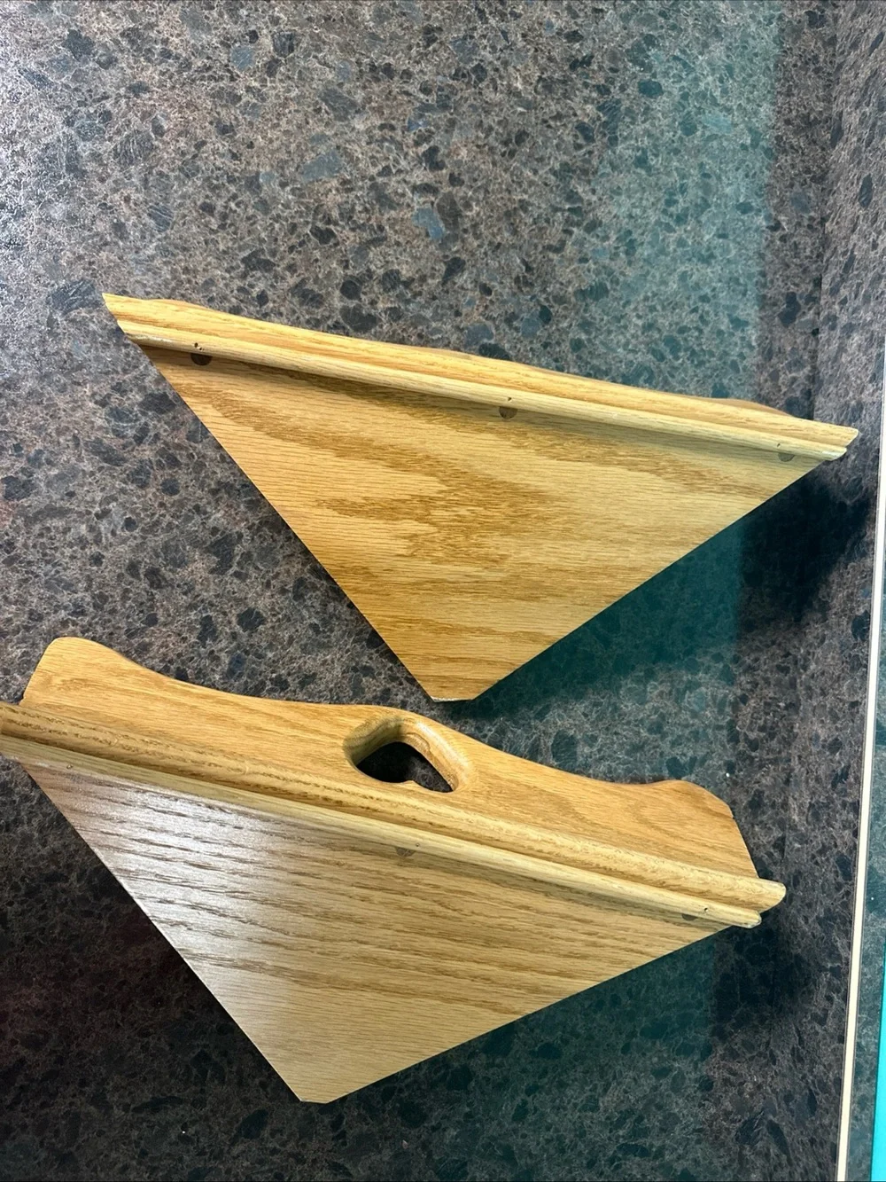 Set of 2 Classic Heart Cutout Wooden Corner Wall Shelves in Natural Oak